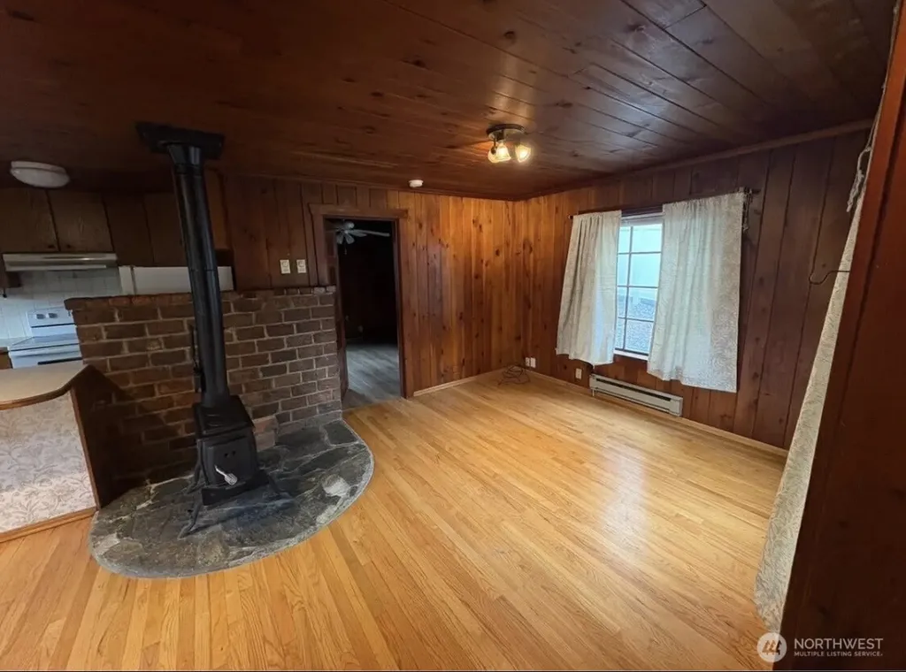 26420 Lake Fenwick Road S Kent WA 98032