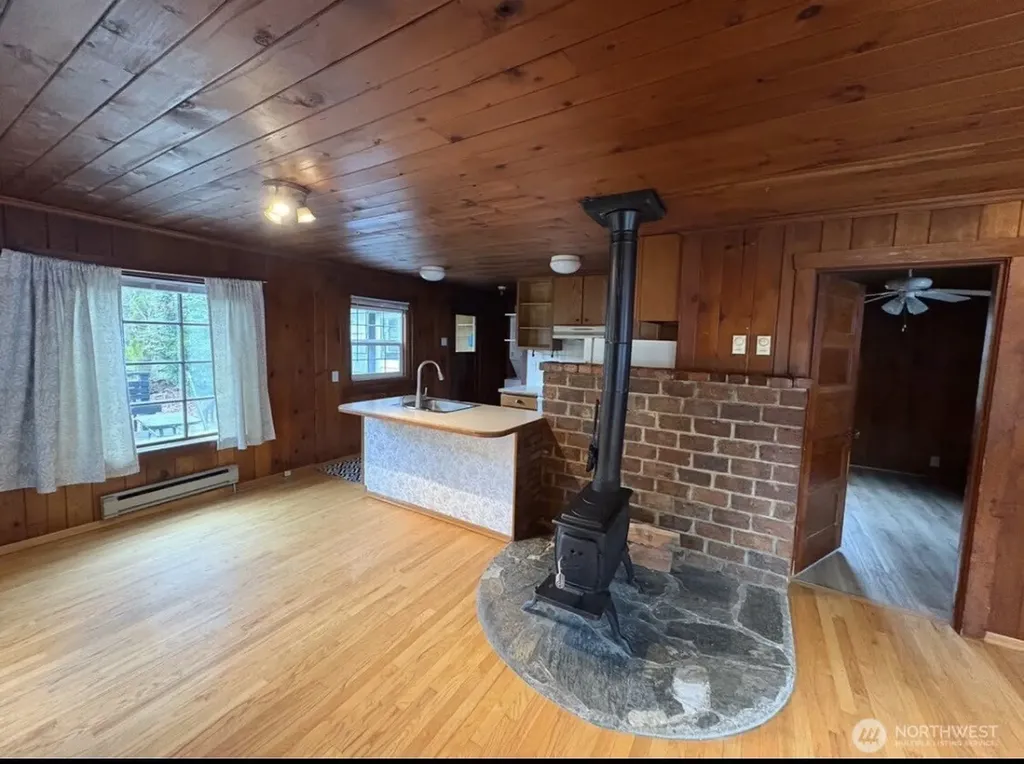 26420 Lake Fenwick Road S Kent WA 98032