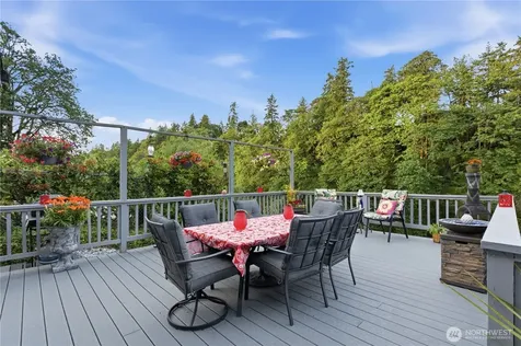 26420 Lake Fenwick Road S Kent WA 98032