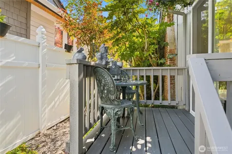 26420 Lake Fenwick Road S Kent WA 98032