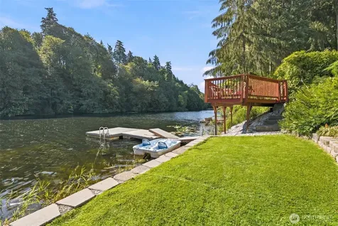 26420 Lake Fenwick Road S Kent WA 98032