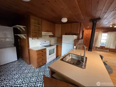 26420 Lake Fenwick Road S Kent WA 98032