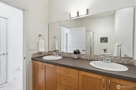 2225 NW Moraine Place Issaquah WA 98027