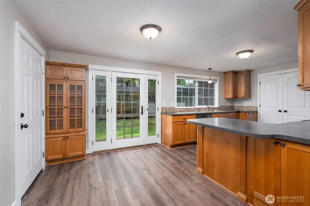 9538 Helen Avenue NE Olympia WA 98516
