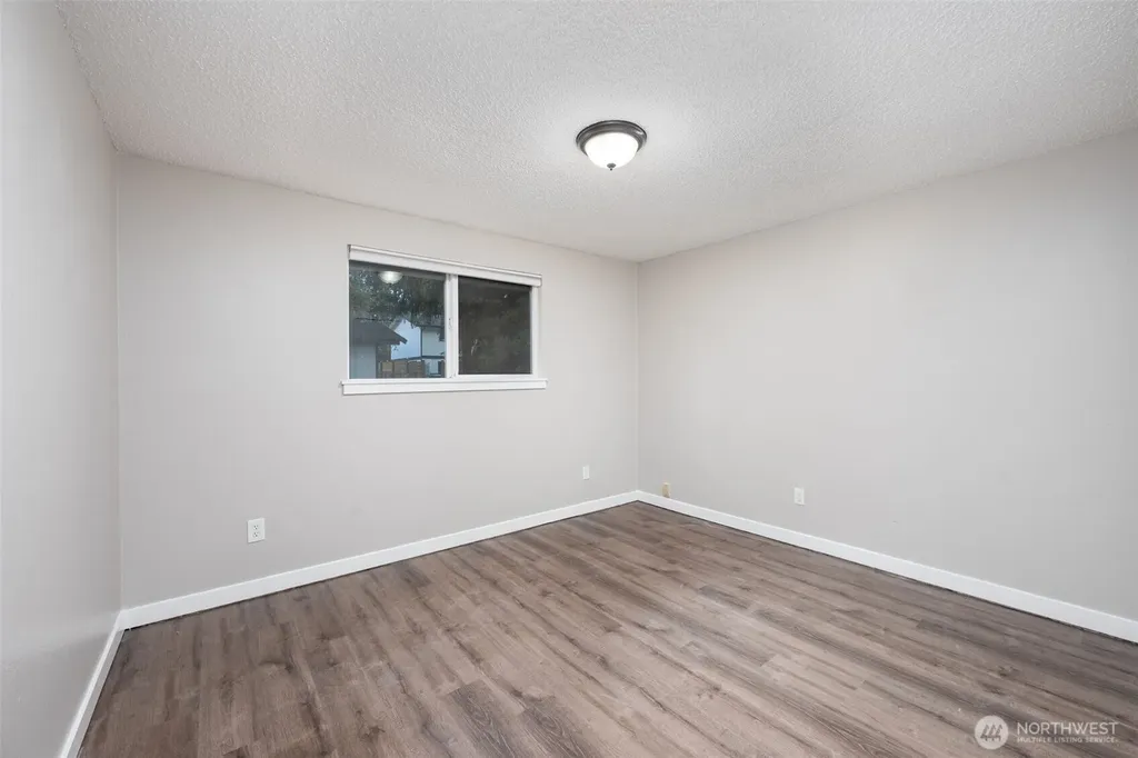 9538 Helen Avenue NE Olympia WA 98516