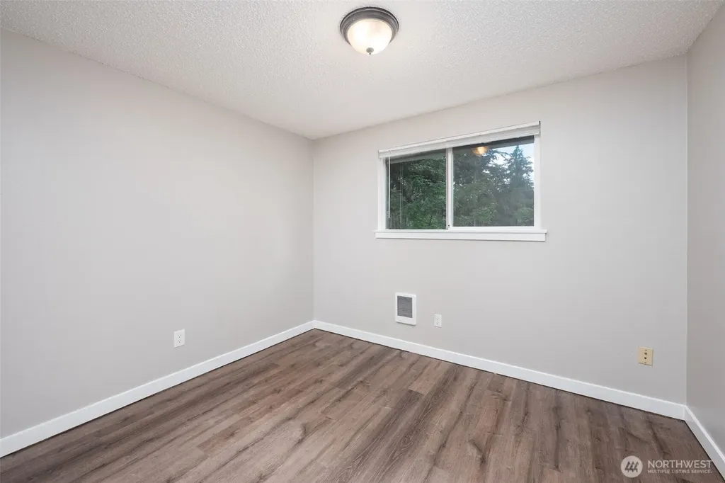 9538 Helen Avenue NE Olympia WA 98516