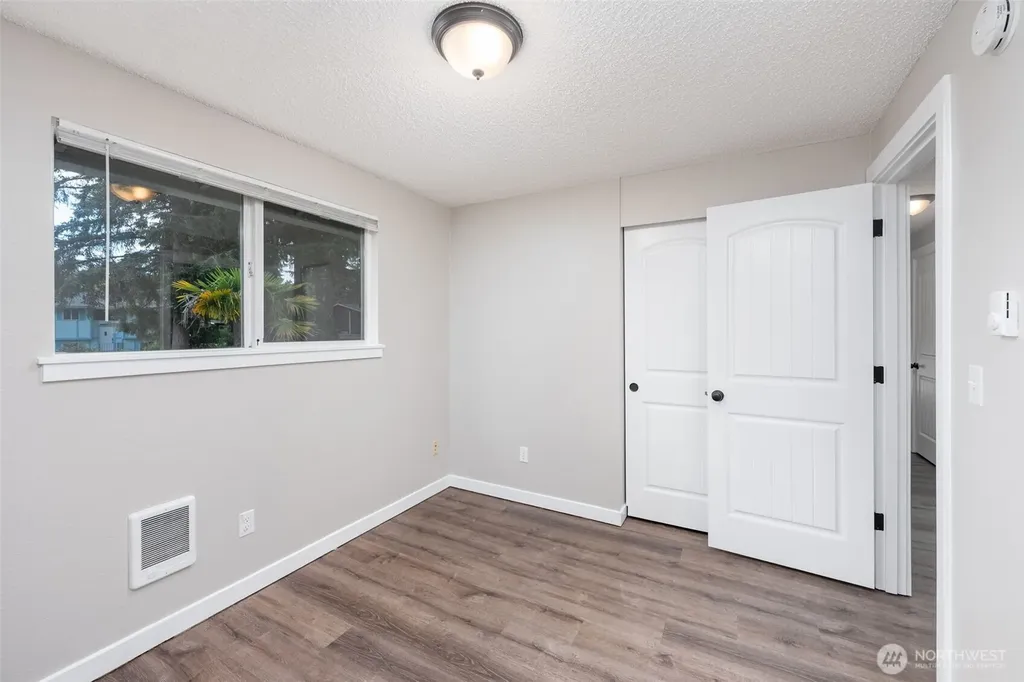 9538 Helen Avenue NE Olympia WA 98516
