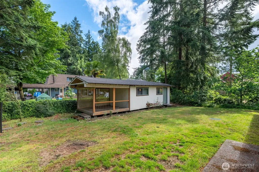 9538 Helen Avenue NE Olympia WA 98516