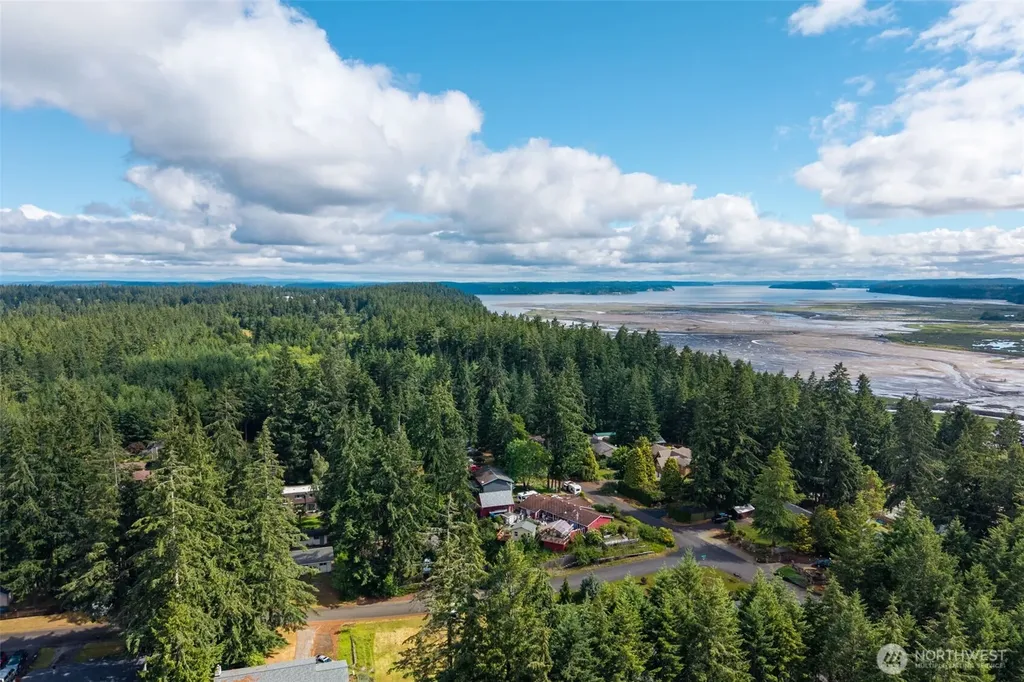9538 Helen Avenue NE Olympia WA 98516