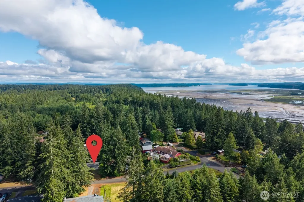 9538 Helen Avenue NE Olympia WA 98516