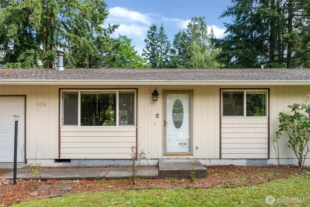 9538 Helen Avenue NE Olympia WA 98516