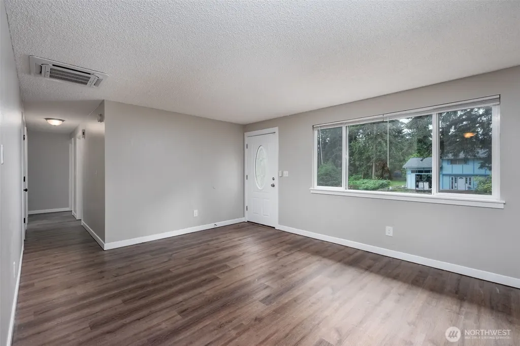 9538 Helen Avenue NE Olympia WA 98516