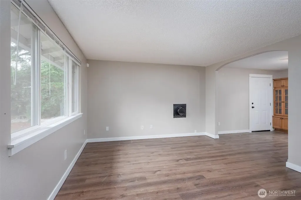 9538 Helen Avenue NE Olympia WA 98516