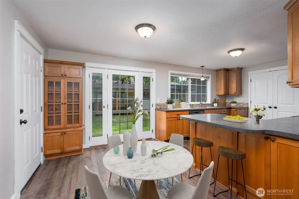 9538 Helen Avenue NE Olympia WA 98516