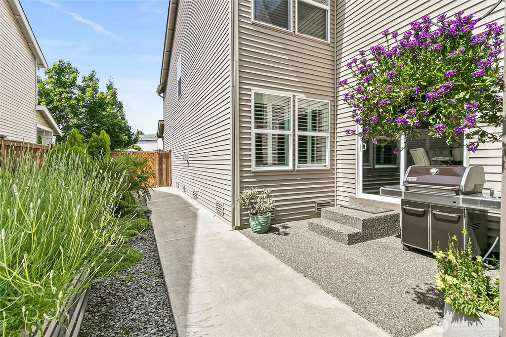 24106 236 Avenue SE Maple Valley WA 98038