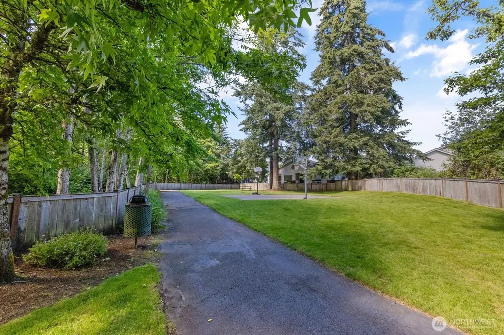 12421 63rd Avenue E Puyallup WA 98373