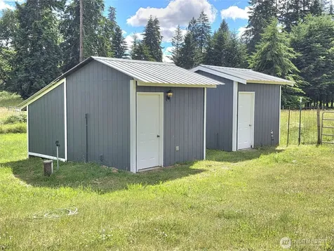 11916 Fillman Road SE Rainier WA 98576