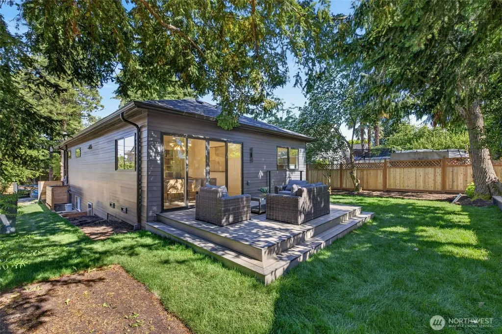 3247 40th Avenue SW Seattle WA 98116