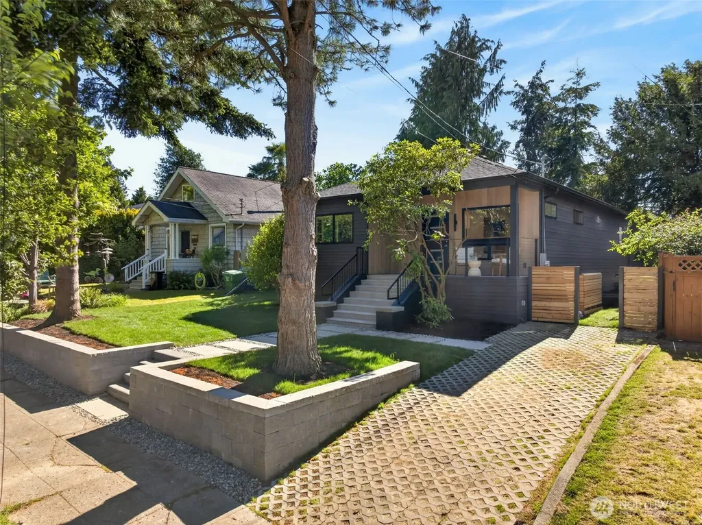 3247 40th Avenue SW Seattle WA 98116