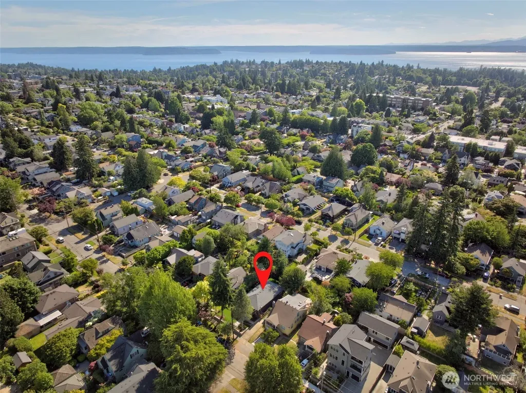 3247 40th Avenue SW Seattle WA 98116