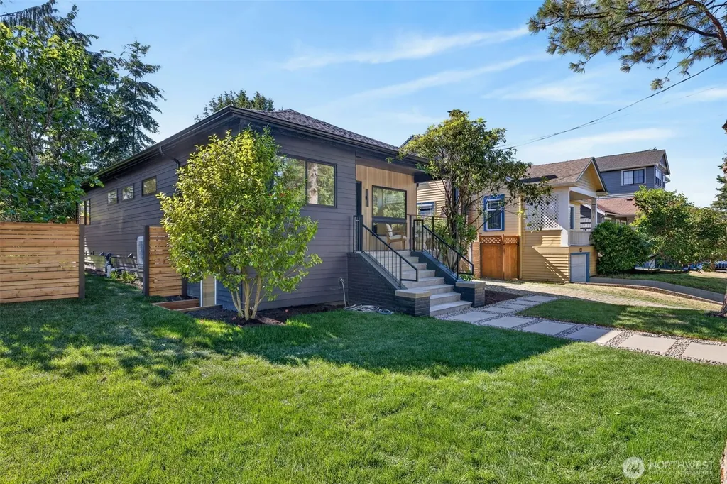 3247 40th Avenue SW Seattle WA 98116