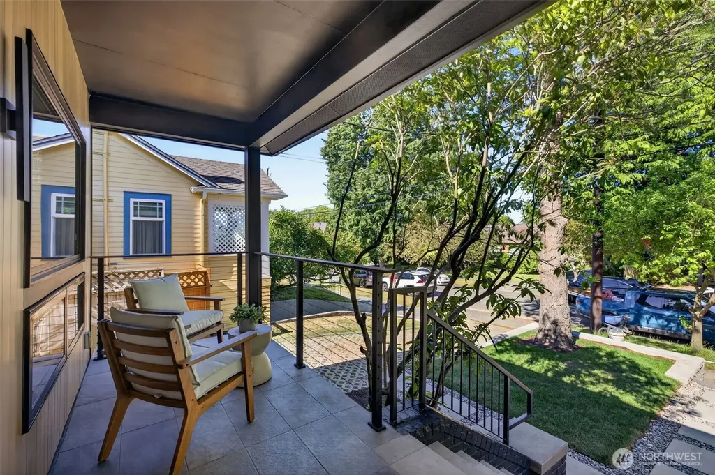 3247 40th Avenue SW Seattle WA 98116