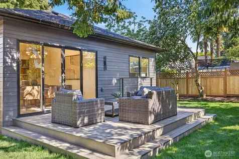 3247 40th Avenue SW Seattle WA 98116