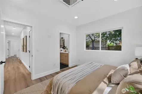 3247 40th Avenue SW Seattle WA 98116