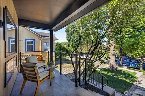 3247 40th Avenue SW Seattle WA 98116
