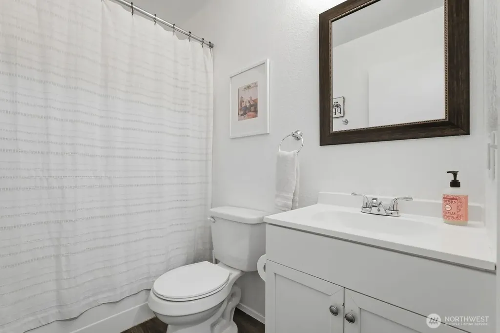 1353 Saddle Club Road SE Port Orchard WA 98366