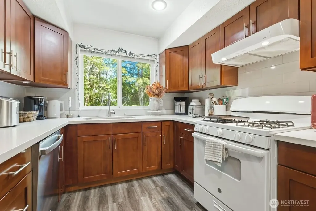 1353 Saddle Club Road SE Port Orchard WA 98366
