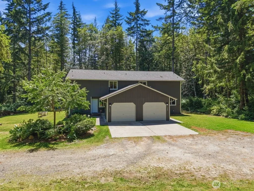 1353 Saddle Club Road SE Port Orchard WA 98366