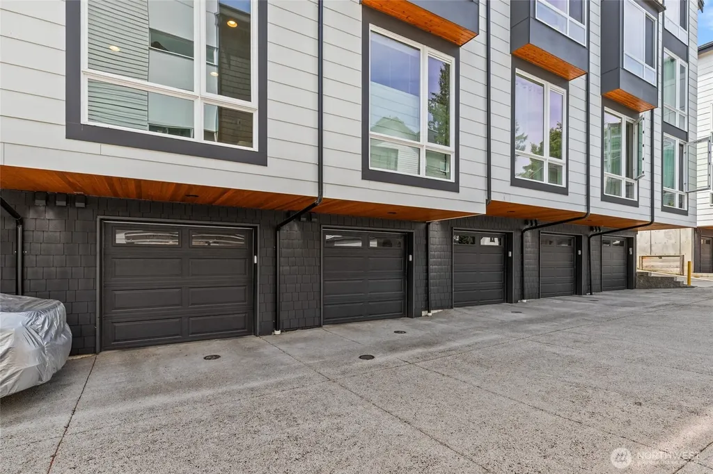 2106 NE 85th Street Seattle WA 98115