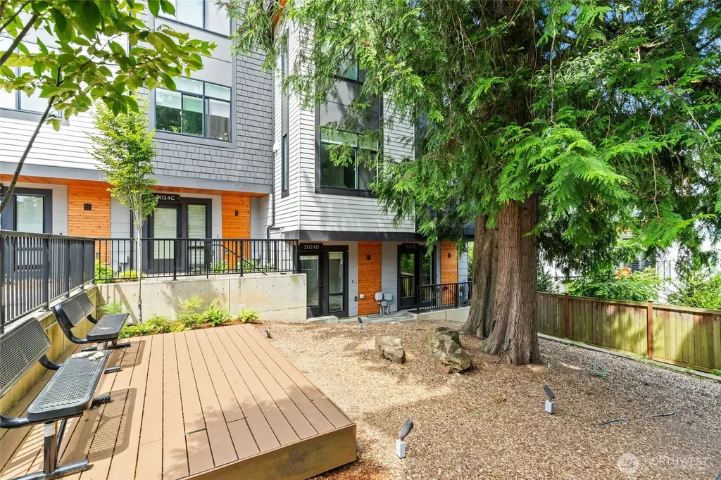 2106 NE 85th Street Seattle WA 98115