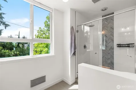 2106 NE 85th Street Seattle WA 98115