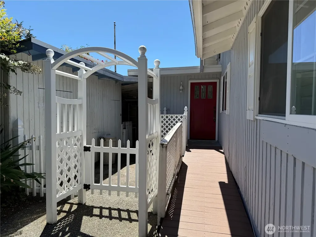2814 Mission Beach Heights Road Tulalip WA 98271