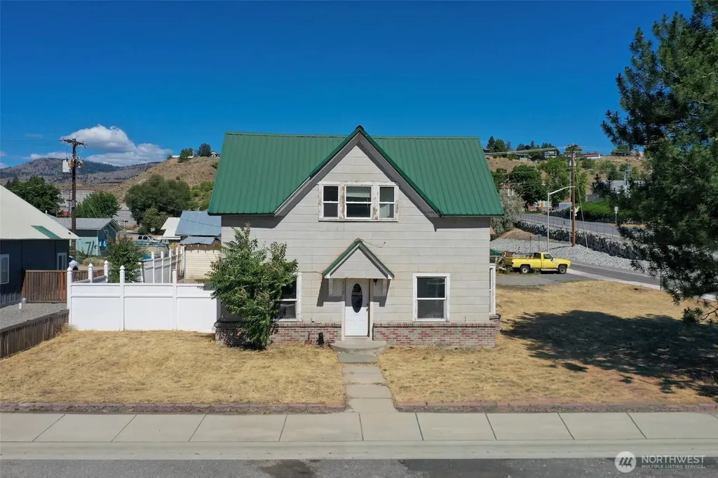112 3rd Avenue S Okanogan WA 98840