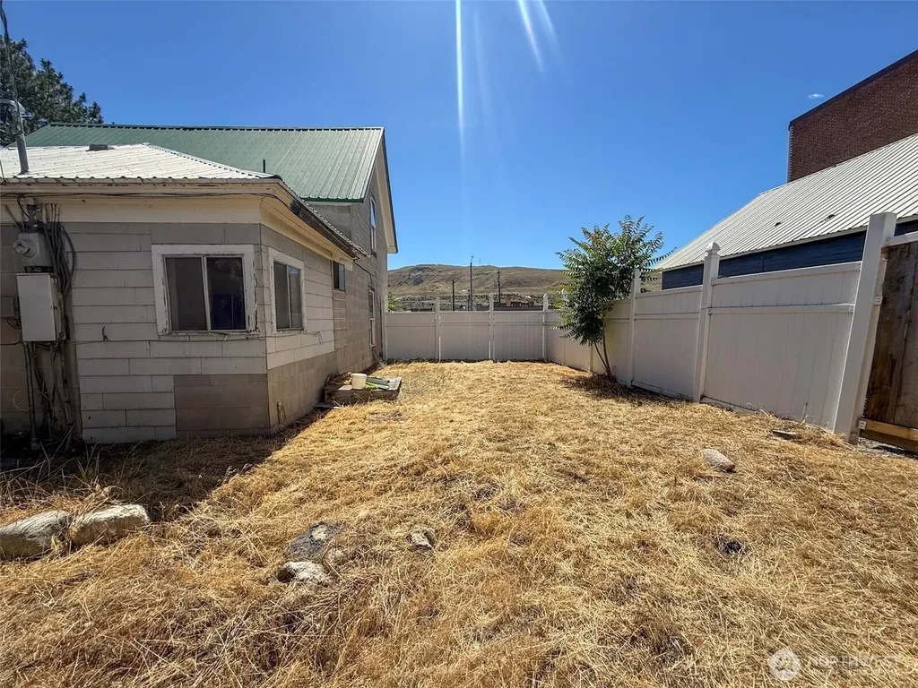 112 3rd Avenue S Okanogan WA 98840