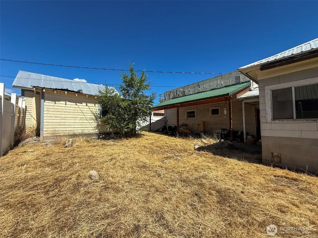 112 3rd Avenue S Okanogan WA 98840