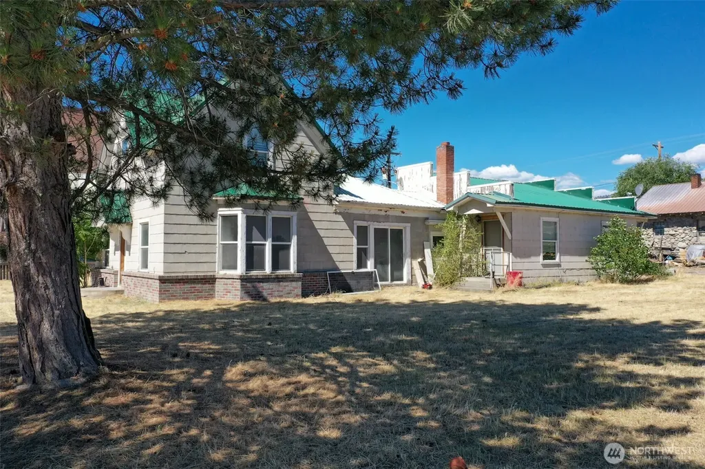 112 3rd Avenue S Okanogan WA 98840