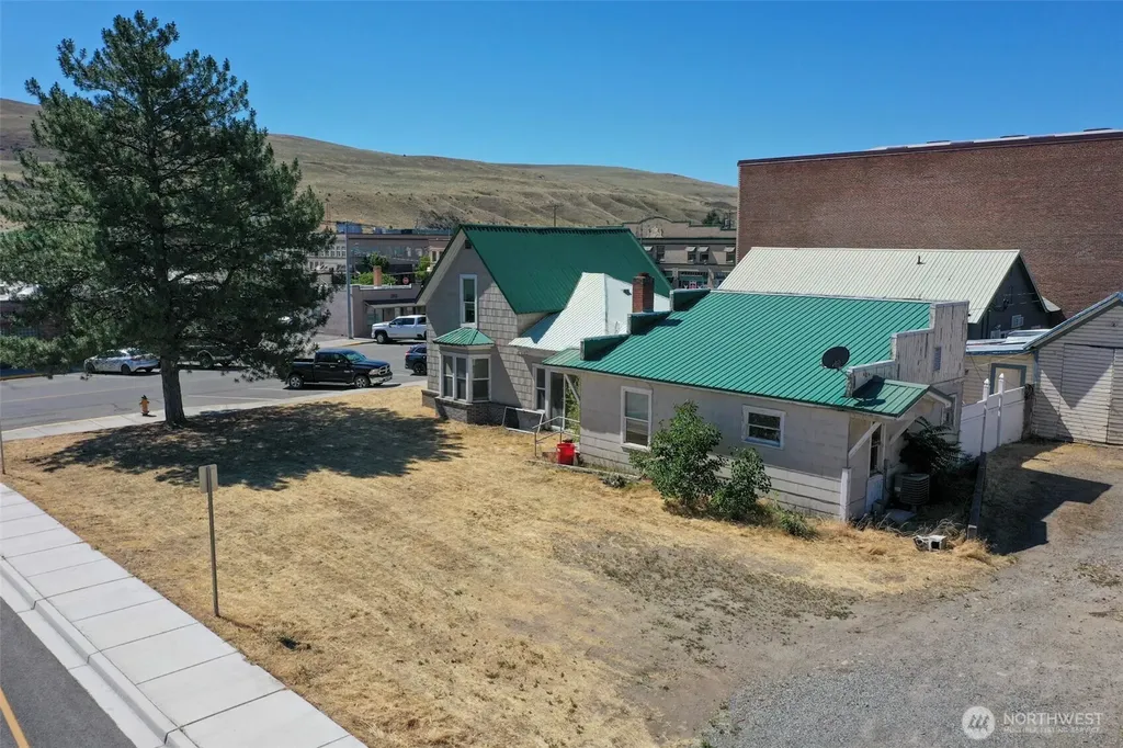 112 3rd Avenue S Okanogan WA 98840