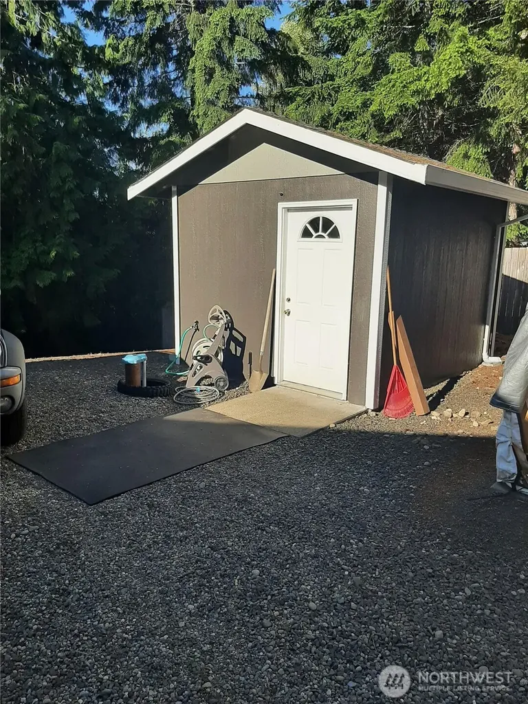 41 W Elma Hicklin Road Mccleary WA 98557
