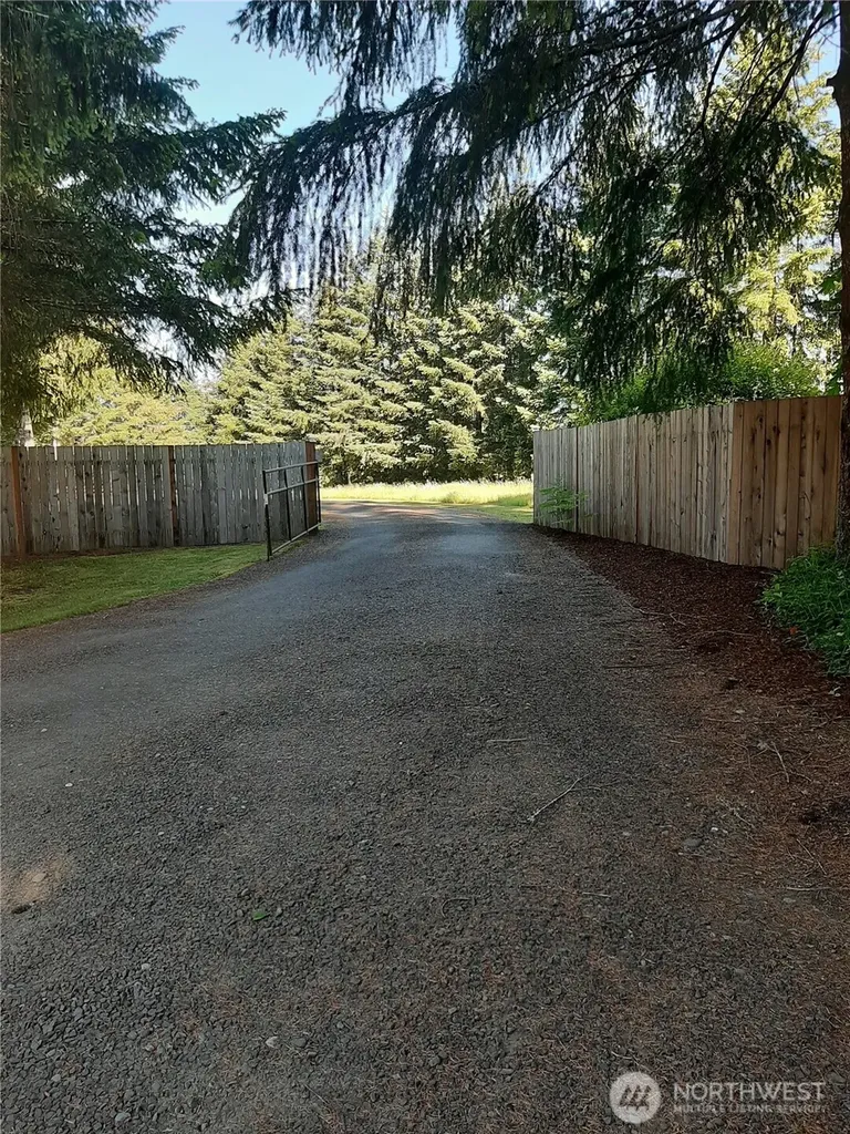 41 W Elma Hicklin Road Mccleary WA 98557