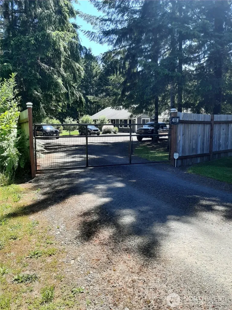 41 W Elma Hicklin Road Mccleary WA 98557