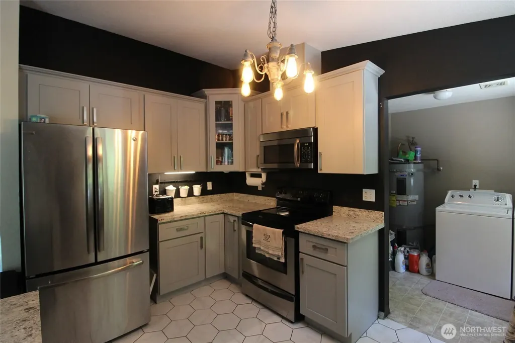 41 W Elma Hicklin Road Mccleary WA 98557