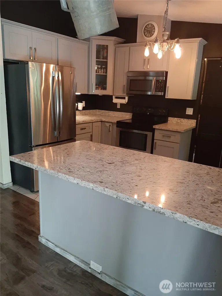41 W Elma Hicklin Road Mccleary WA 98557