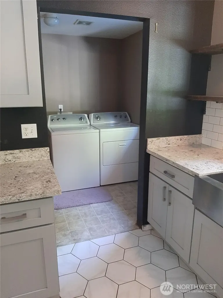 41 W Elma Hicklin Road Mccleary WA 98557