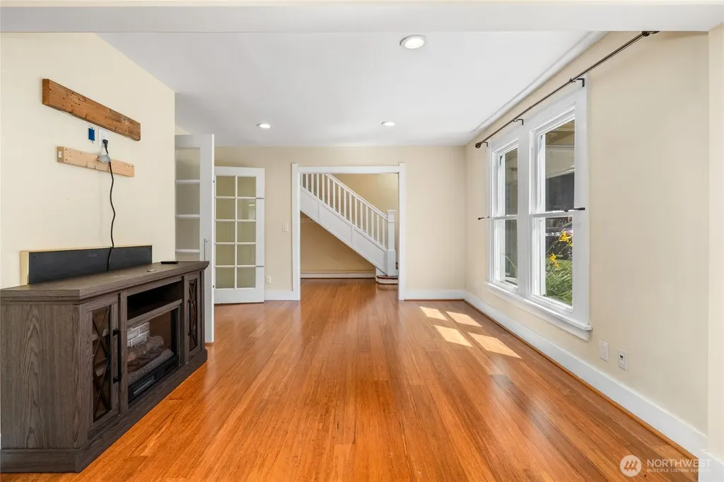 1443 22nd Avenue Seattle WA 98122