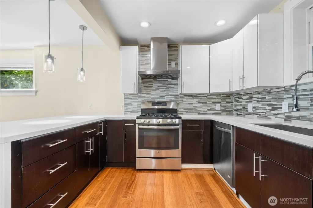 1443 22nd Avenue Seattle WA 98122