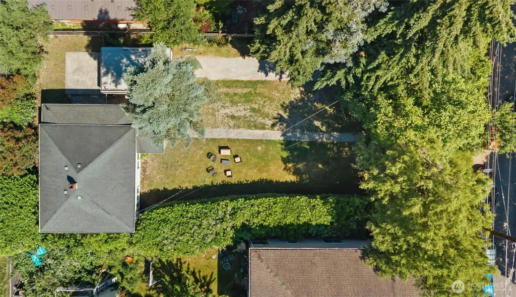 1443 22nd Avenue Seattle WA 98122